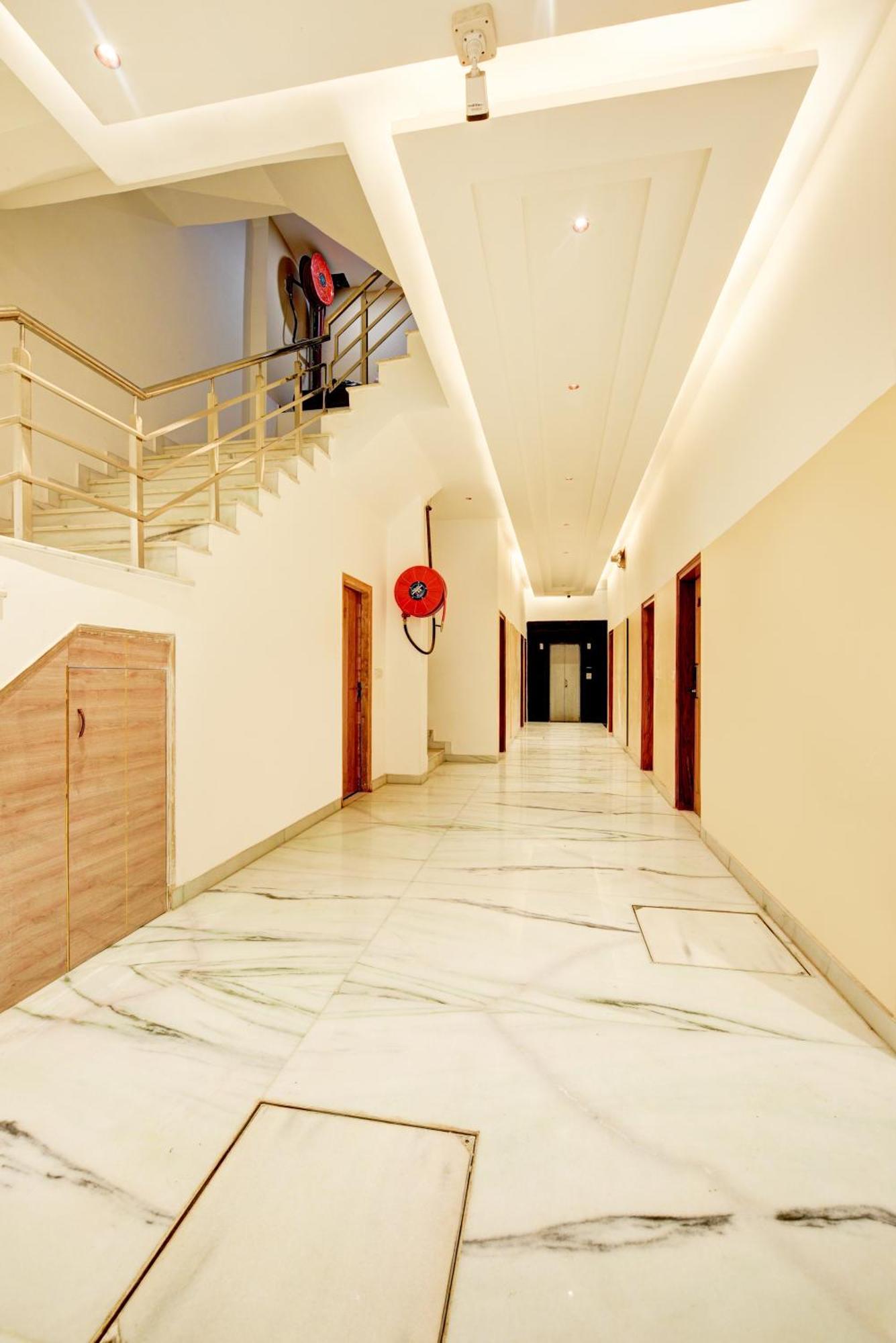 Hotel Guru Preet # Premium Rooms # Family Hotel # New Delhi Railway Station # Customer'S Favourite Hotel # Near To Tourist Places - India Gate, Jama Masjid , Red Fort, Chandni Chawk, Connaught Place, Karol Bagh Hotel