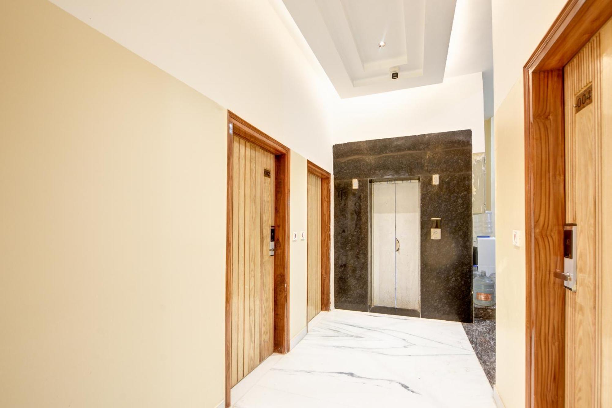 Hotel Guru Preet # Premium Rooms # Family Hotel # New Delhi Railway Station # Customer'S Favourite Hotel # Near To Tourist Places - India Gate, Jama Masjid , Red Fort, Chandni Chawk, Connaught Place, Karol Bagh Hotel 4*