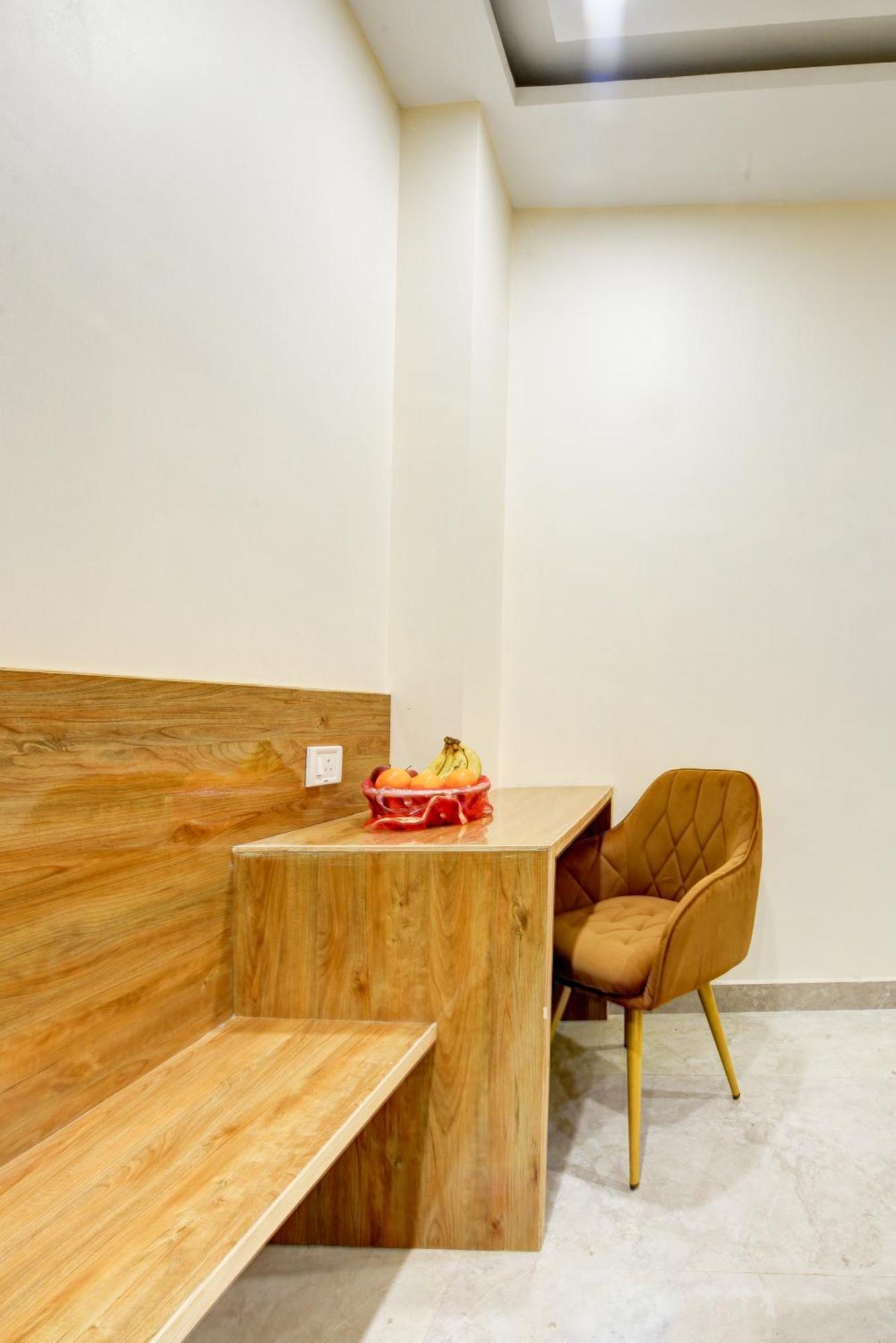 Hotel Hotel Guru Preet # Premium Rooms # Family Hotel # New Delhi Railway Station # Customer'S Favourite Hotel # Near To Tourist Places - India Gate, Jama Masjid , Red Fort, Chandni Chawk, Connaught Place, Karol Bagh New Delhi