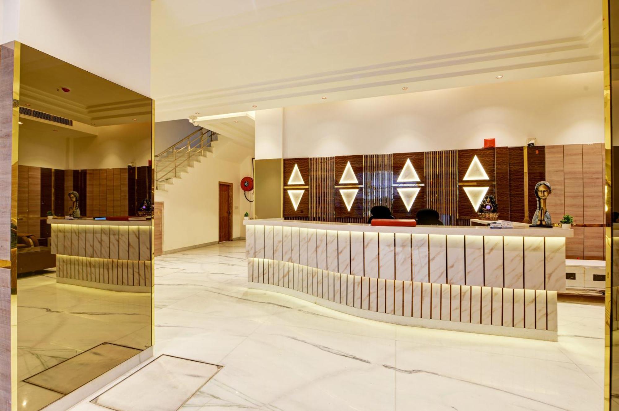 Hotel Guru Preet # Premium Rooms # Family Hotel # New Delhi Railway Station # Customer'S Favourite Hotel # Near To Tourist Places - India Gate, Jama Masjid , Red Fort, Chandni Chawk, Connaught Place, Karol Bagh New Delhi