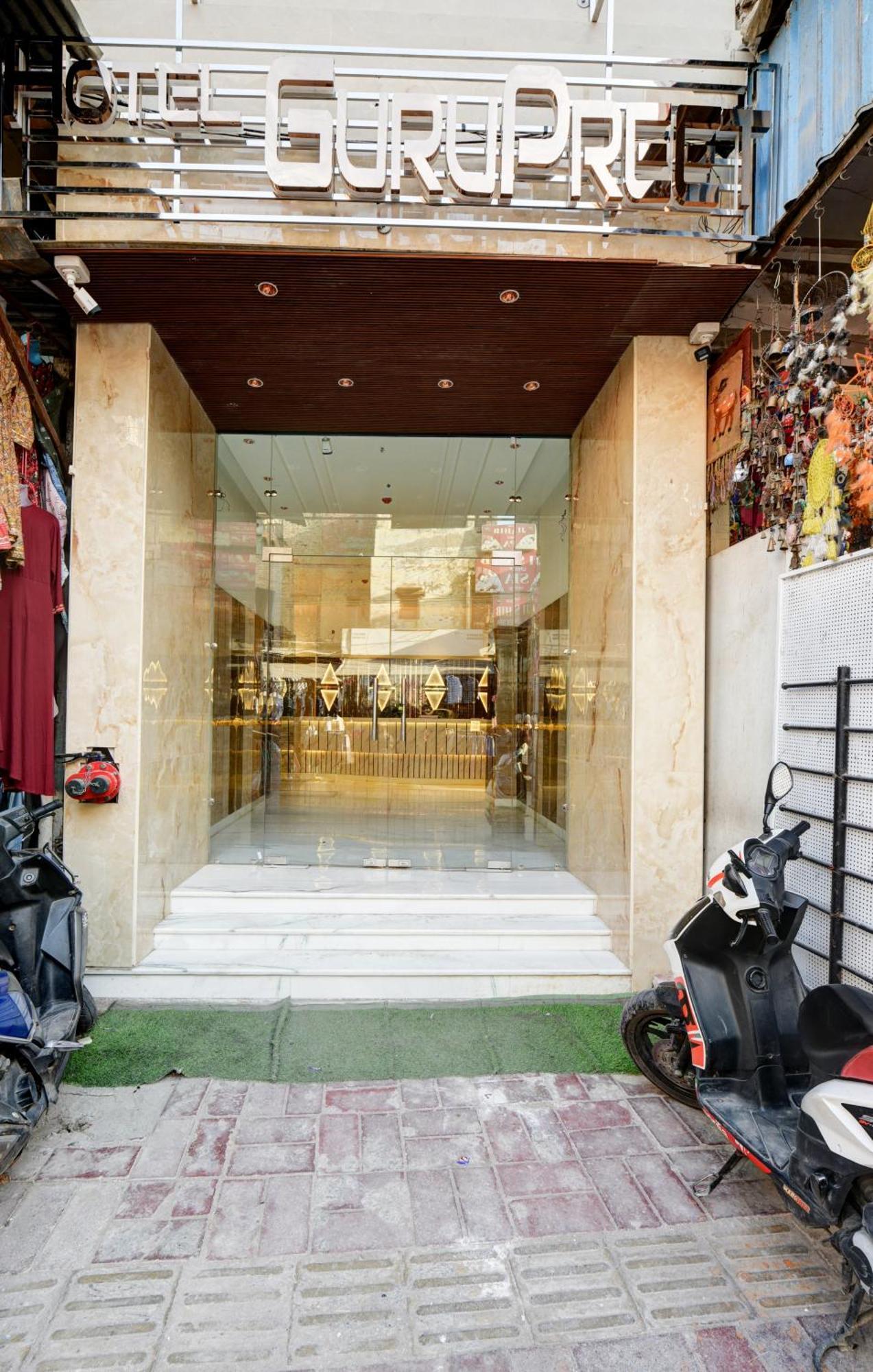Hotel Guru Preet # Premium Rooms # Family Hotel # New Delhi Railway Station # Customer'S Favourite Hotel # Near To Tourist Places - India Gate, Jama Masjid , Red Fort, Chandni Chawk, Connaught Place, Karol Bagh 4*