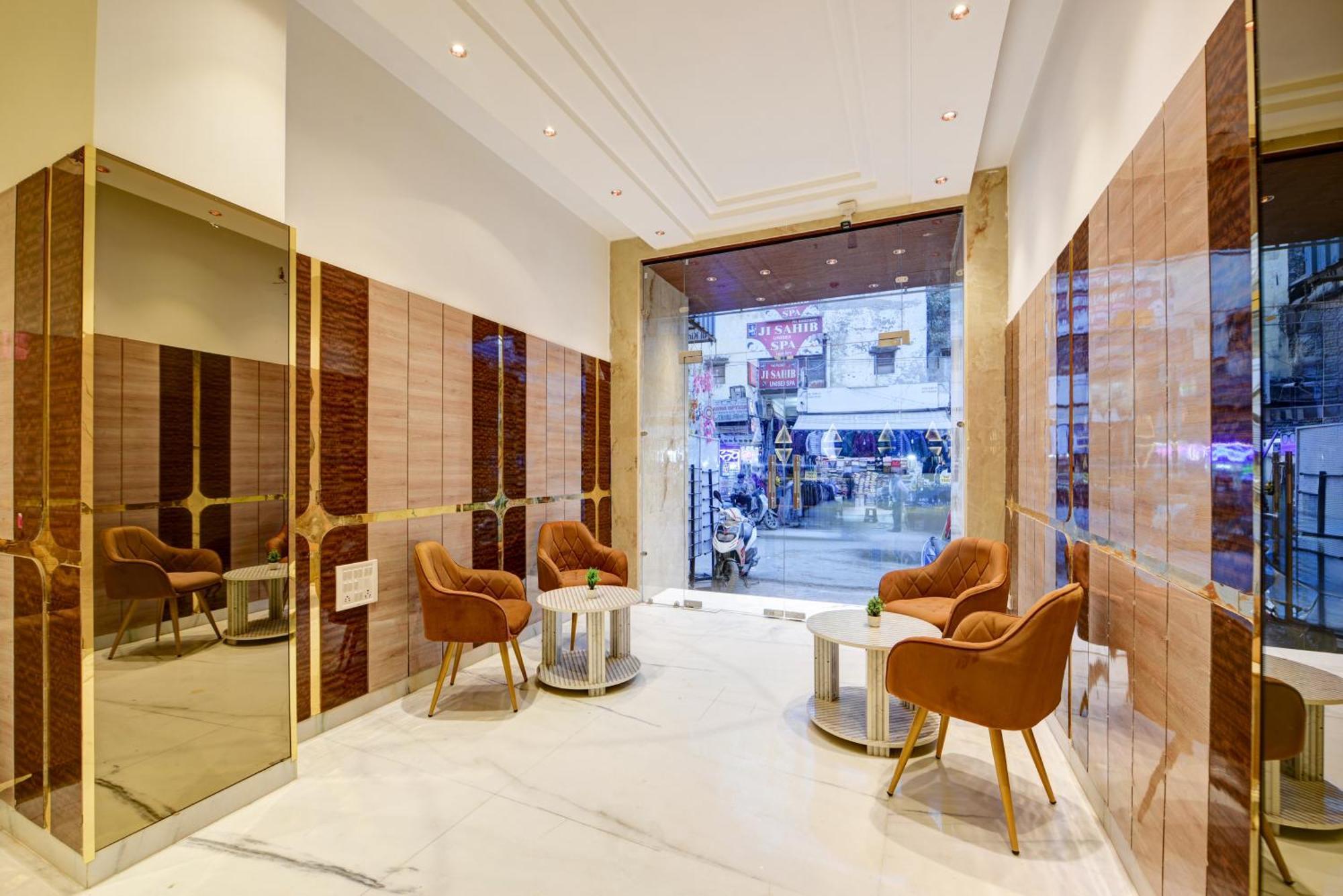 Hotel Guru Preet # Premium Rooms # Family Hotel # New Delhi Railway Station # Customer'S Favourite Hotel # Near To Tourist Places - India Gate, Jama Masjid , Red Fort, Chandni Chawk, Connaught Place, Karol Bagh 4* New Delhi