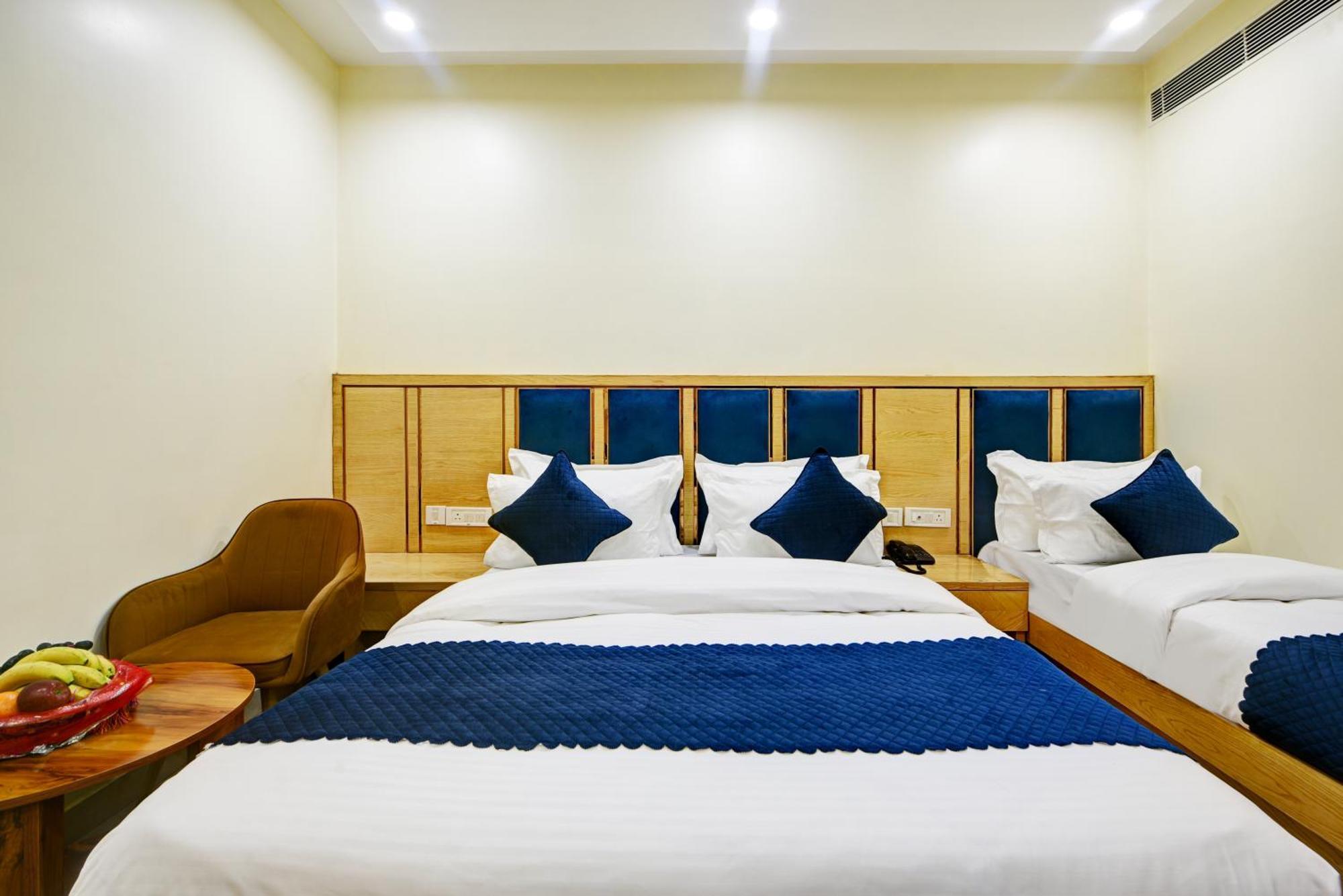 Hotel Guru Preet # Premium Rooms # Family Hotel # New Delhi Railway Station # Customer'S Favourite Hotel # Near To Tourist Places - India Gate, Jama Masjid , Red Fort, Chandni Chawk, Connaught Place, Karol Bagh