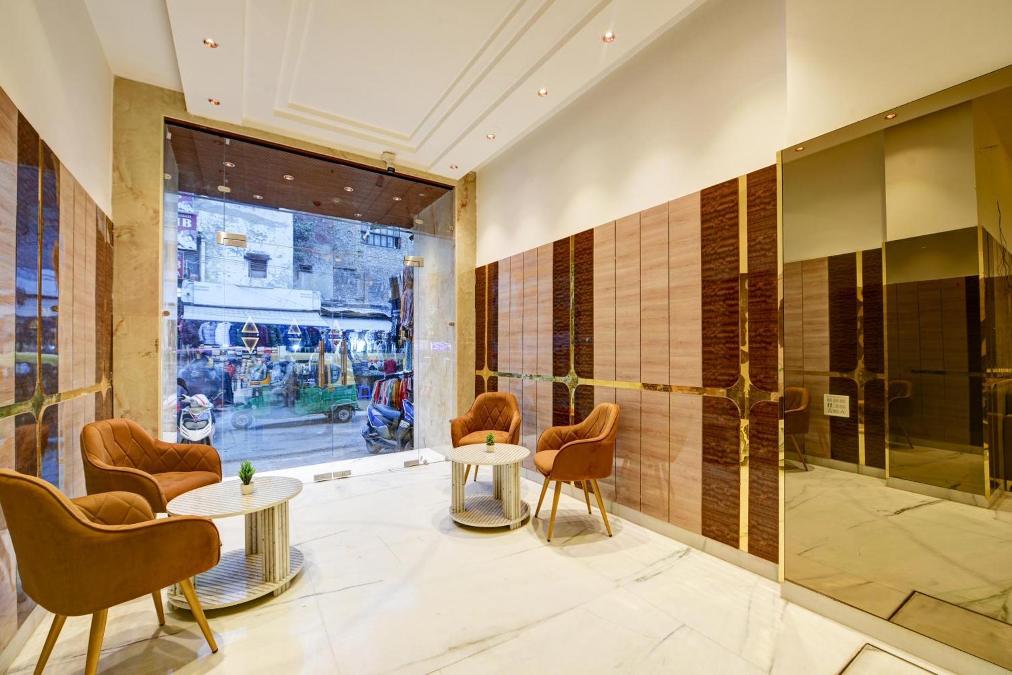 Hotel Guru Preet # Premium Rooms # Family Hotel # New Delhi Railway Station # Customer'S Favourite Hotel # Near To Tourist Places - India Gate, Jama Masjid , Red Fort, Chandni Chawk, Connaught Place, Karol Bagh Hotel 4*