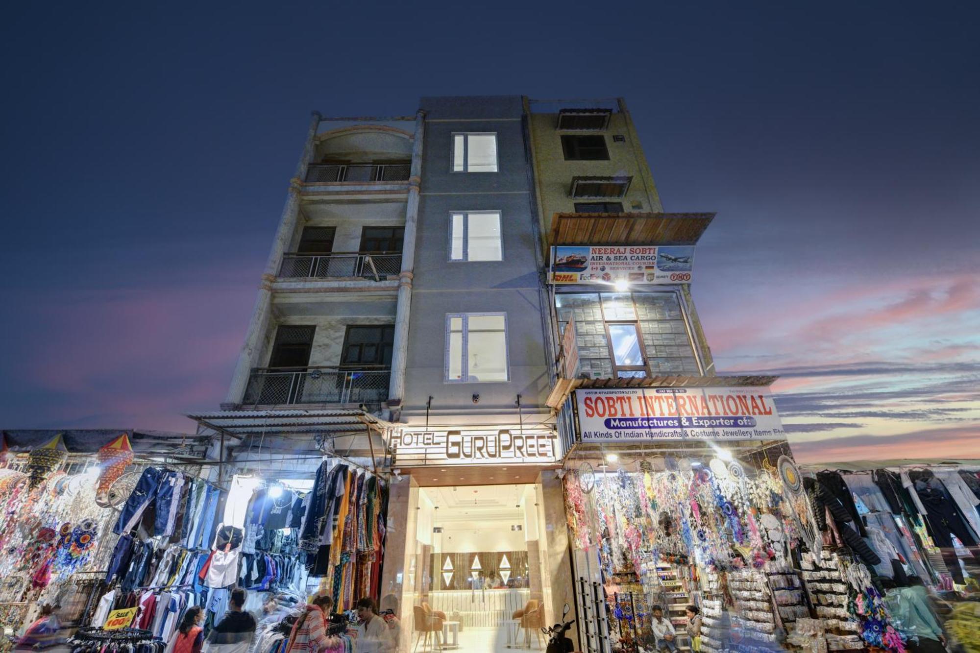 Hotel Guru Preet # Premium Rooms # Family Hotel # New Delhi Railway Station # Customer'S Favourite Hotel # Near To Tourist Places - India Gate, Jama Masjid , Red Fort, Chandni Chawk, Connaught Place, Karol Bagh 4*