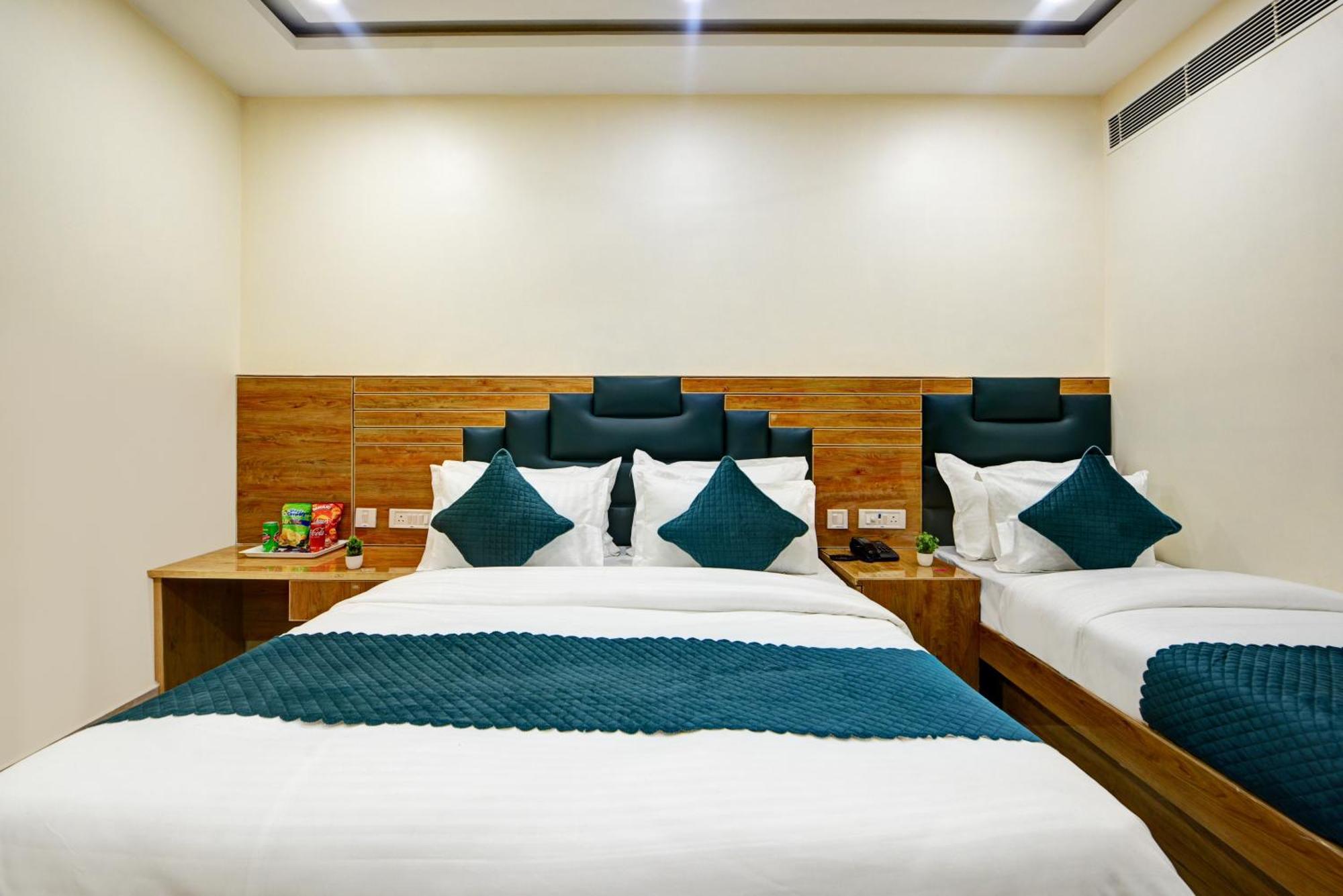 Hotel Guru Preet # Premium Rooms # Family Hotel # New Delhi Railway Station # Customer'S Favourite Hotel # Near To Tourist Places - India Gate, Jama Masjid , Red Fort, Chandni Chawk, Connaught Place, Karol Bagh New Delhi