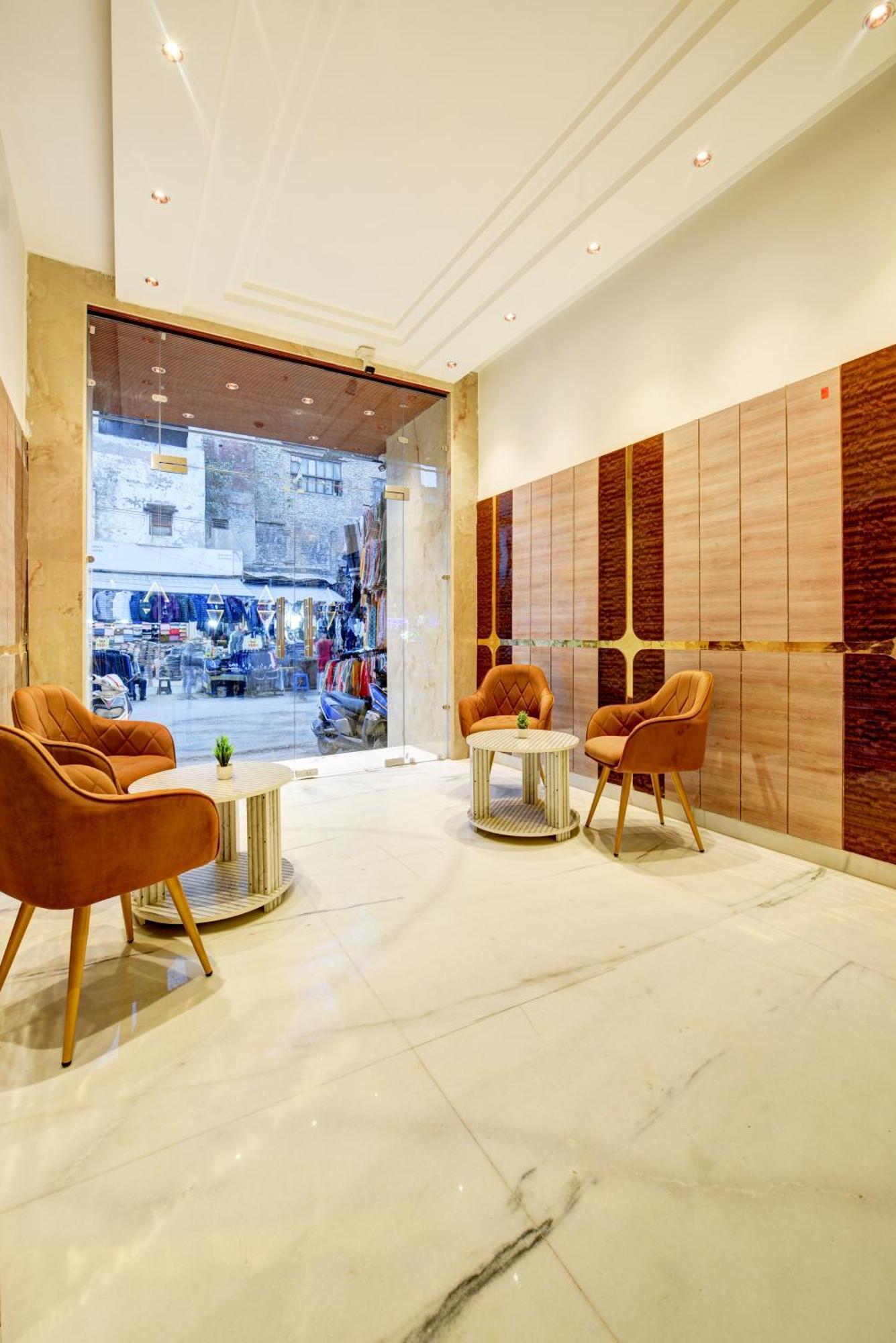 Hotel Guru Preet # Premium Rooms # Family Hotel # New Delhi Railway Station # Customer'S Favourite Hotel # Near To Tourist Places - India Gate, Jama Masjid , Red Fort, Chandni Chawk, Connaught Place, Karol Bagh Hotel 4*