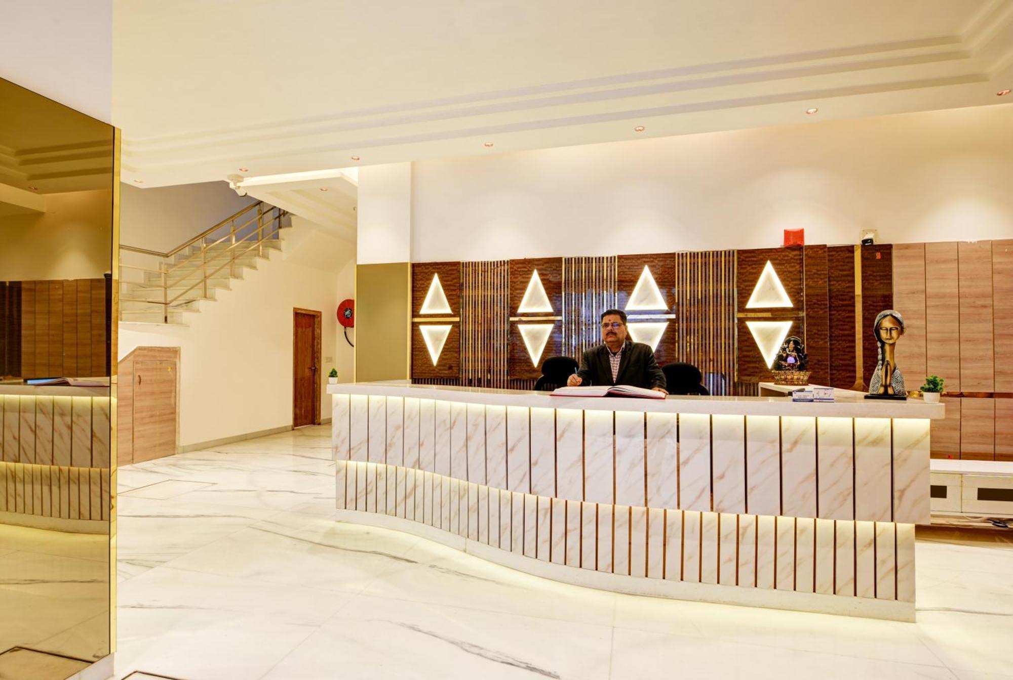 Hotel Guru Preet # Premium Rooms # Family Hotel # New Delhi Railway Station # Customer'S Favourite Hotel # Near To Tourist Places - India Gate, Jama Masjid , Red Fort, Chandni Chawk, Connaught Place, Karol Bagh 4*