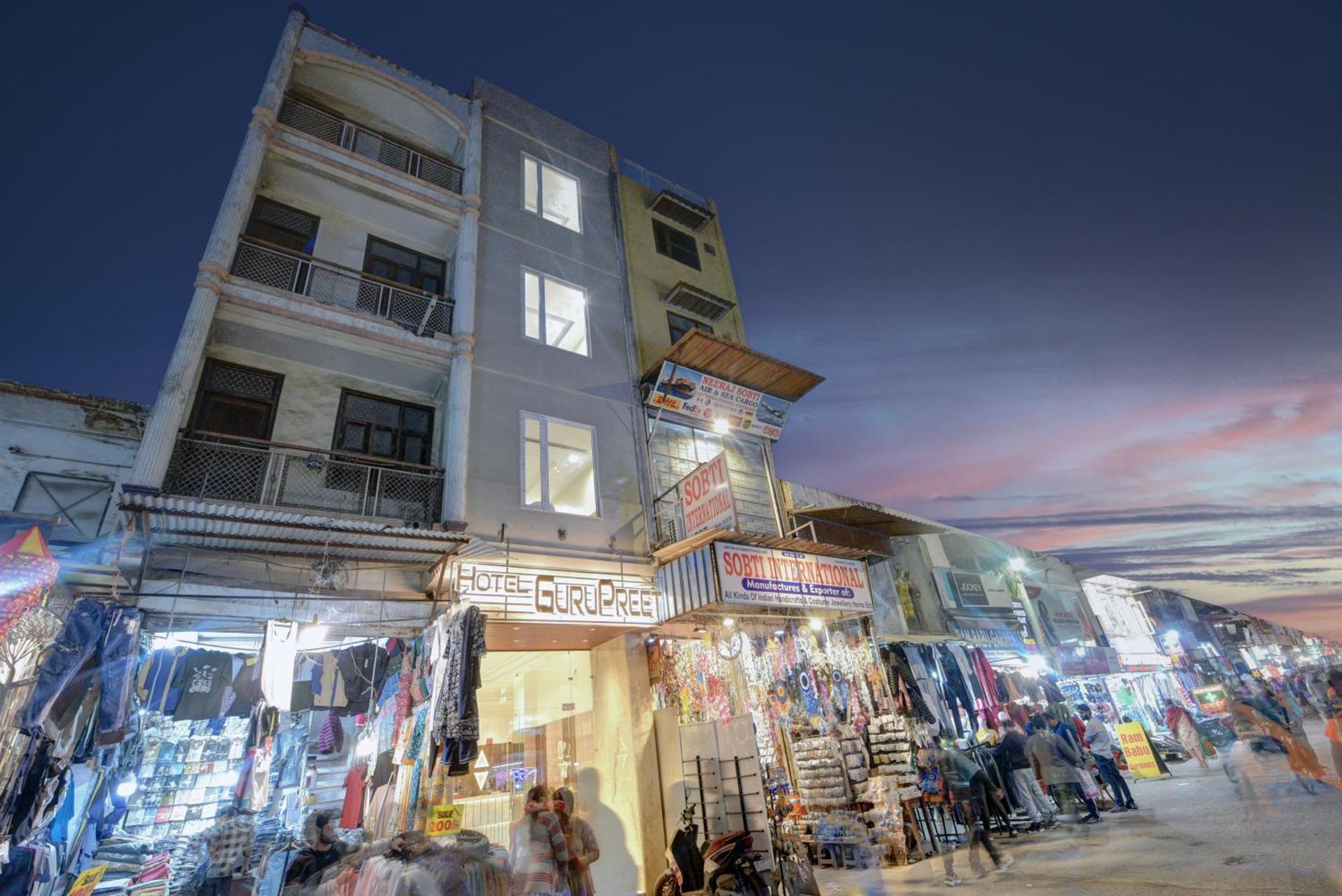 Hotel Hotel Guru Preet # Premium Rooms # Family Hotel # New Delhi Railway Station # Customer'S Favourite Hotel # Near To Tourist Places - India Gate, Jama Masjid , Red Fort, Chandni Chawk, Connaught Place, Karol Bagh New Delhi